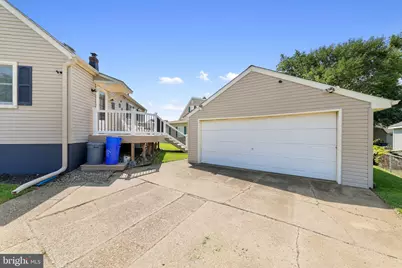 300 Mercer Avenue, Bellmawr, NJ 08031 - Photo 9