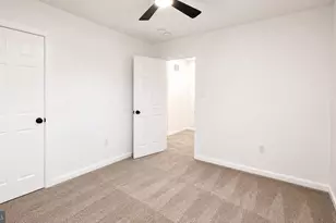 549 S 6th St, Camden, NJ 08103 - Photo 33