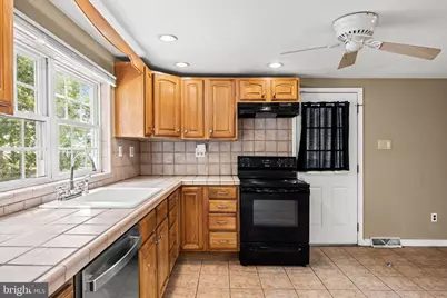 60 Trestle Avenue, Hammonton, NJ 08037 - Photo 9