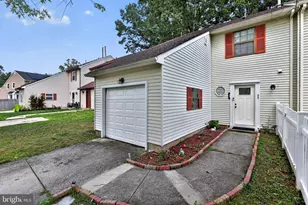 24 Hyacinth Ln, Sicklerville, NJ 08081 - Photo 1