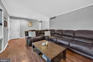 27 Grasmur Ct, Berlin, NJ 08009 - Photo 5