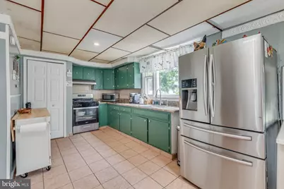 230 Elm Avenue, Woodlynne, NJ 08107 - Photo 9