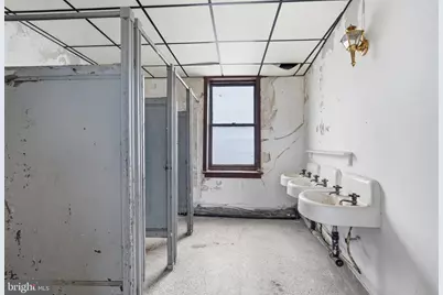 1142 S Broadway, Camden, NJ 08103 - Photo 37