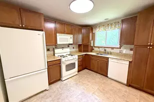 11 Knollwood Dr, Cherry Hill, NJ 08002 - Photo 3