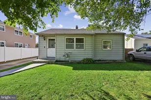 704 W Evesham Rd, Gloucester Township, NJ 08029 - Photo 1