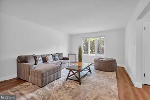 35 E Red Oak Dr, Voorhees, NJ 08043 - Photo 3