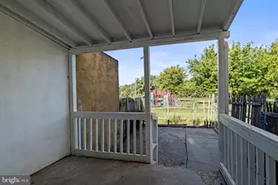 1821 S 4th St, Camden, NJ 08104 - Photo 27
