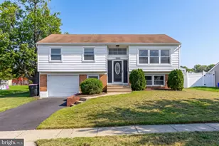 1037 Lynwood Ln, Somerdale, NJ 08083 - Photo 1