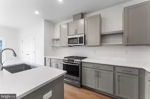 27 Cottonwood Ave, Berlin, NJ 08009 - Photo 11