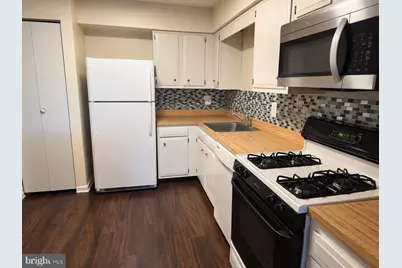 307 Knoll Drive, Gloucester Township, NJ 08012 - Photo 3