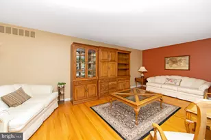 43 Edgewood Dr, Cherry Hill, NJ 08003 - Photo 5