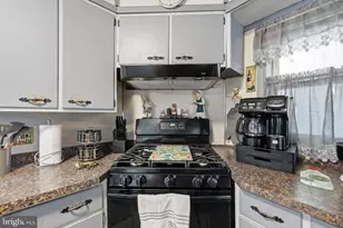 131 Holly Ave, Berlin, NJ 08009 - Photo 7