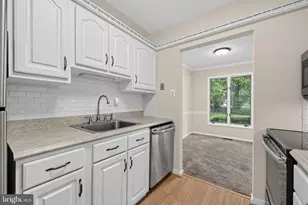 300 Uxbridge Dr, Cherry Hill, NJ 08034 - Photo 17