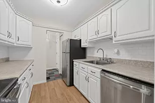 300 Uxbridge Dr, Cherry Hill, NJ 08034 - Photo 19