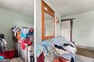 323 Byron St, Camden, NJ 08102 - Photo 17