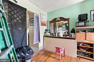 323 Byron St, Camden, NJ 08102 - Photo 9