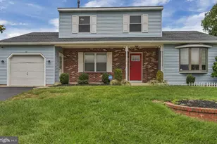 33 Berwick Ln, Sicklerville, NJ 08081 - Photo 1