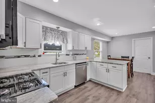 33 Berwick Ln, Sicklerville, NJ 08081 - Photo 7