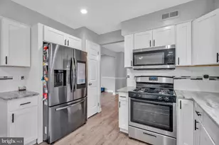 33 Berwick Ln, Sicklerville, NJ 08081 - Photo 9