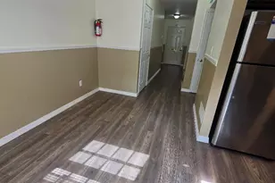 102 Royal Ct Ln N, Camden, NJ 08103 - Photo 9