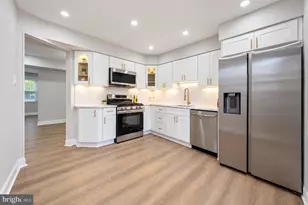 118 W Collins Ct, Gloucester Township, NJ 08012 - Photo 3