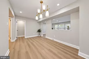 118 W Collins Ct, Gloucester Township, NJ 08012 - Photo 9