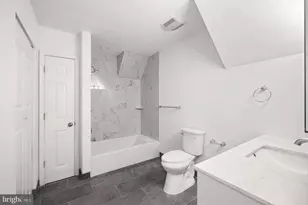 123 Barnaby Ave, Gloucester City, NJ 08030 - Photo 17