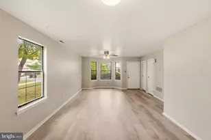 8 Heywood Ln, Sicklerville, NJ 08081 - Photo 3