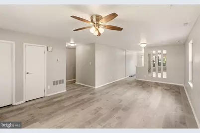 8 Heywood Lane, Sicklerville, NJ 08081 - Photo 5