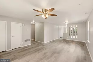 8 Heywood Ln, Sicklerville, NJ 08081 - Photo 5