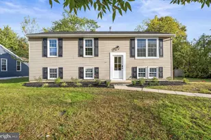 27 Dover Ln, Sicklerville, NJ 08081 - Photo 1