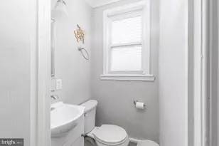 222 E Burk Ave, Wildwood, NJ 08260 - Photo 9