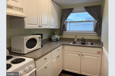 310 E Hand #4, Wildwood, NJ 08260 - Photo 7