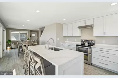27 S Beach Avenue, Cape May, NJ 08210 - Photo 3