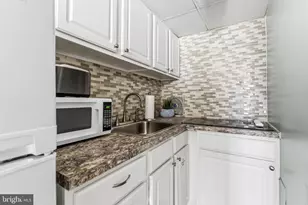 404 E Denver Ave, Wildwood, NJ 08260 - Photo 11