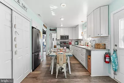 219 W 10th Avenue, Wildwood, NJ 08260 - Photo 9
