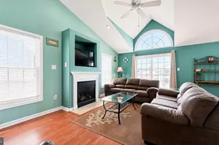 223 E Roberts Ave, Wildwood, NJ 08260 - Photo 7