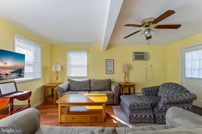 107 E Hollywood Avenue, Wildwood, NJ 08260 - Photo 23
