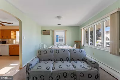 107 E Hollywood Avenue, Wildwood, NJ 08260 - Photo 7