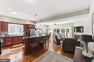 110 E Crocus Rd, Wildwood, NJ 08260 - Photo 5