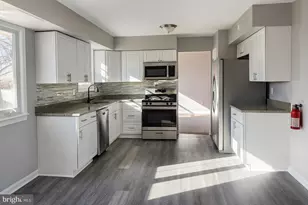 112 Hemlock Dr, Monroe Township, NJ 08094 - Photo 5