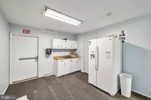 1025 Linden Ave, Monroe Township, NJ 08094 - Photo 9