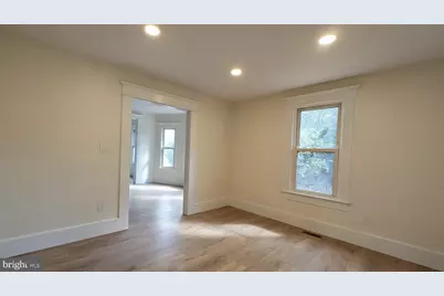 129 Malaga Park Drive, Franklin Township, NJ 08328 - Photo 5