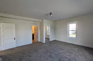 129 Malaga Park Dr, Franklin Township, NJ 08328 - Photo 15