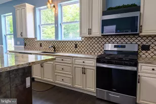 490 Huber Ave, Monroe Township, NJ 08094 - Photo 9