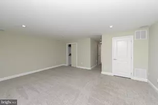 137 Meridian Ln, Sewell, NJ 08080 - Photo 9