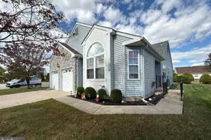 617 St Vincent Ct, Monroe Township, NJ 08094 - Photo 3