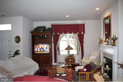 301 Castlewood Way, Woodbury, NJ 08096 - Photo 5