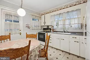 1448 Victory Ave, West Deptford Township, NJ 08093 - Photo 9