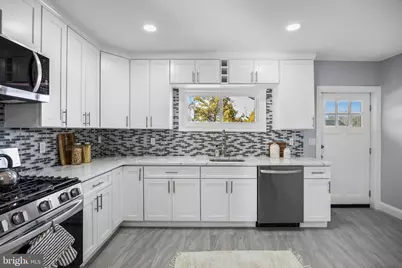 23 Grandview Avenue, Monroe Township, NJ 08094 - Photo 9